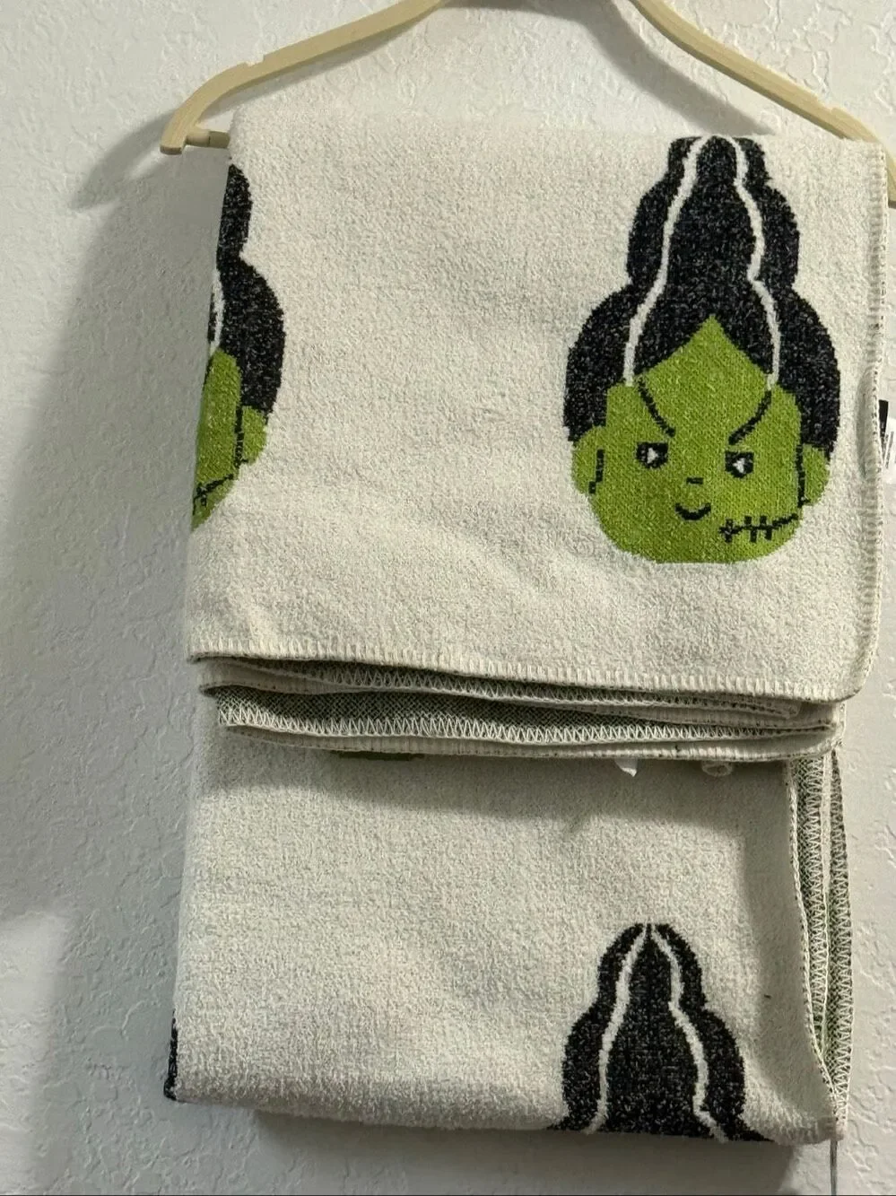2025 Noir Night BRIDE of FRANKENSTEIN Halloween Decorative Throw Blanket NEW